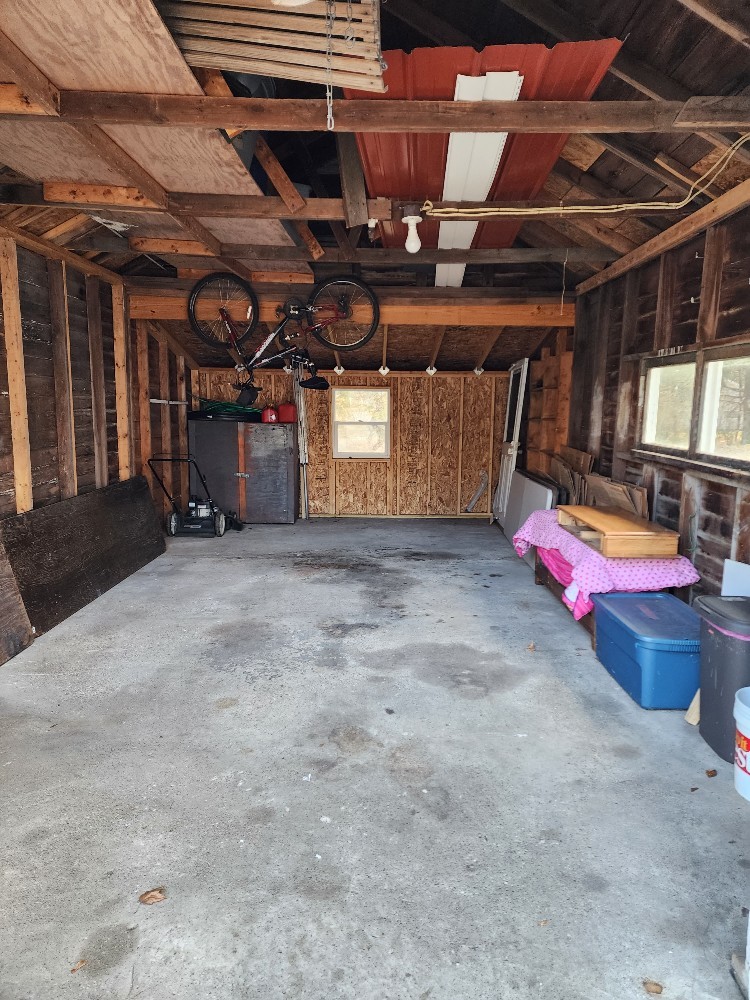 Rent Indoor vehicle Garage Space in Greenville, MI STOW IT