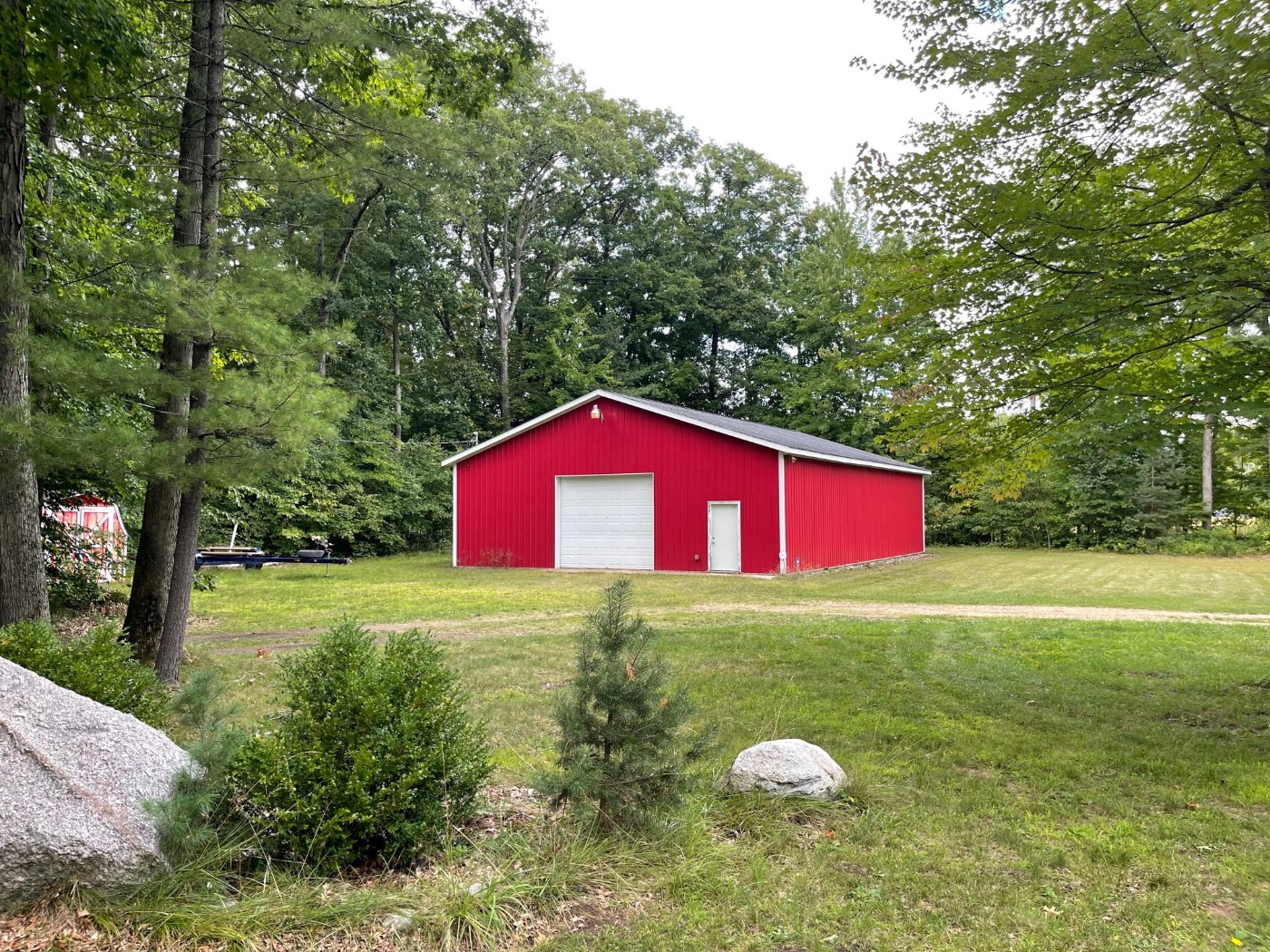 Rent Indoor Pole barn available for inside storage (up to 28ft) in