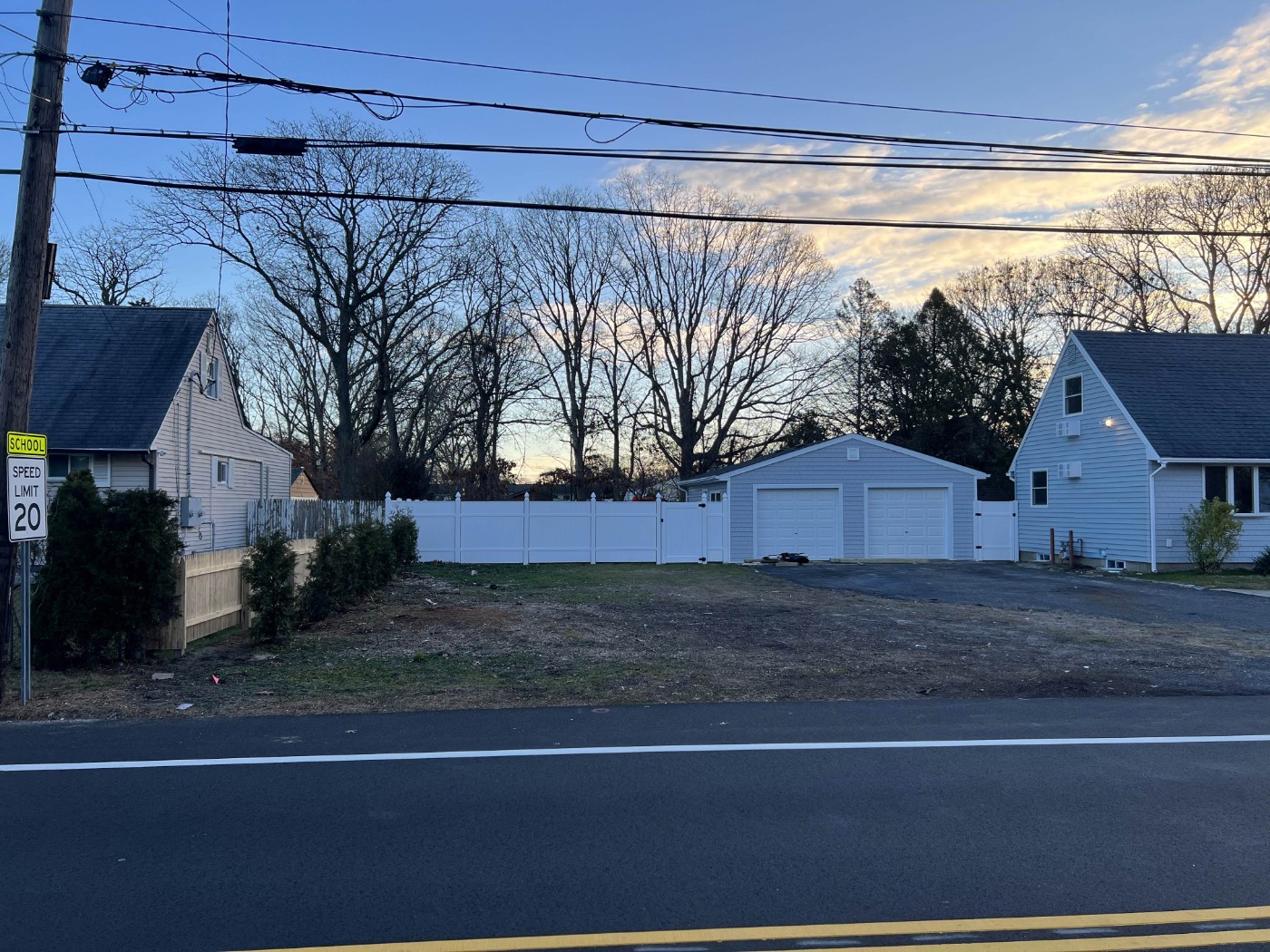 Rent Indoor New 25x25 Garage w/ Attic & Yard in Selden, NY STOW IT